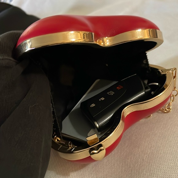 Heart emoji mini crossbody bag - Picture 3 of 12